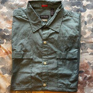 Van Heusen Traveler Men's Button Down Shirt Sz L ~ Green & White ~ Short Sleeve